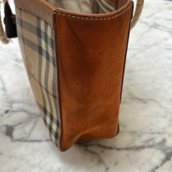 Burberry handbag - Picture 11 of 16